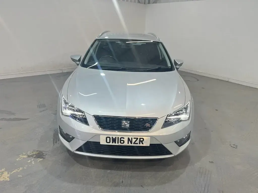 Used Seat Leon FR Sport 184 HP (135 kW) 2016 Silver Estate