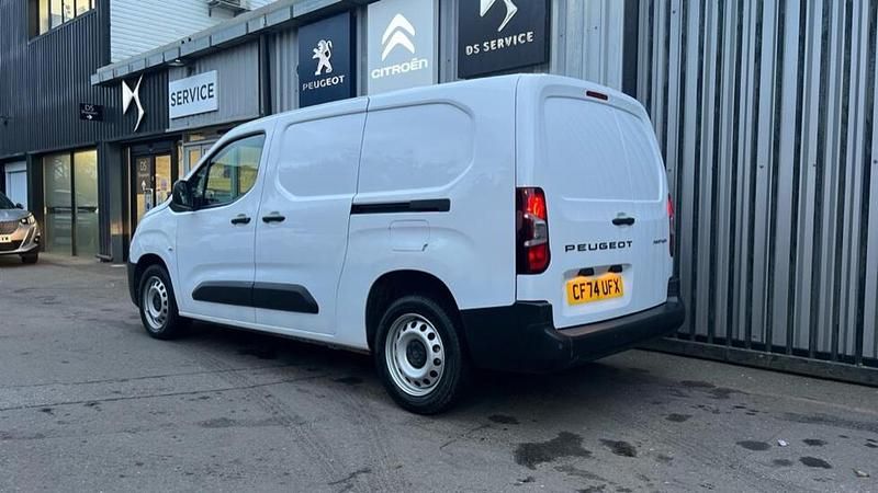 Used Peugeot Partner 101 HP (74 kW) 2025 White MPV
