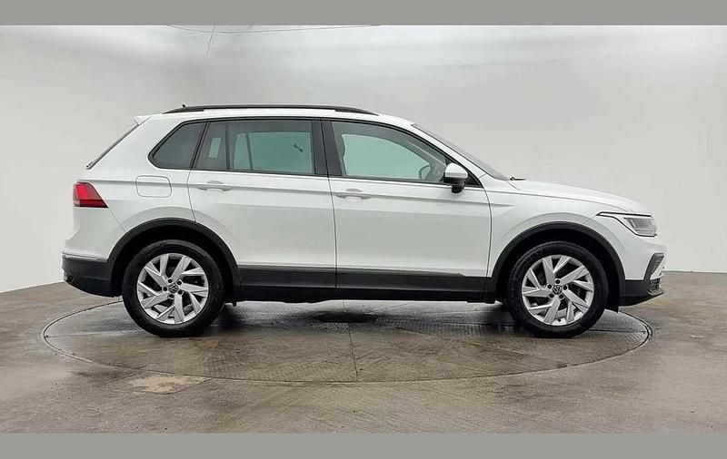 Used VW Tiguan Life 150 HP (110 kW) 2022 White SUV