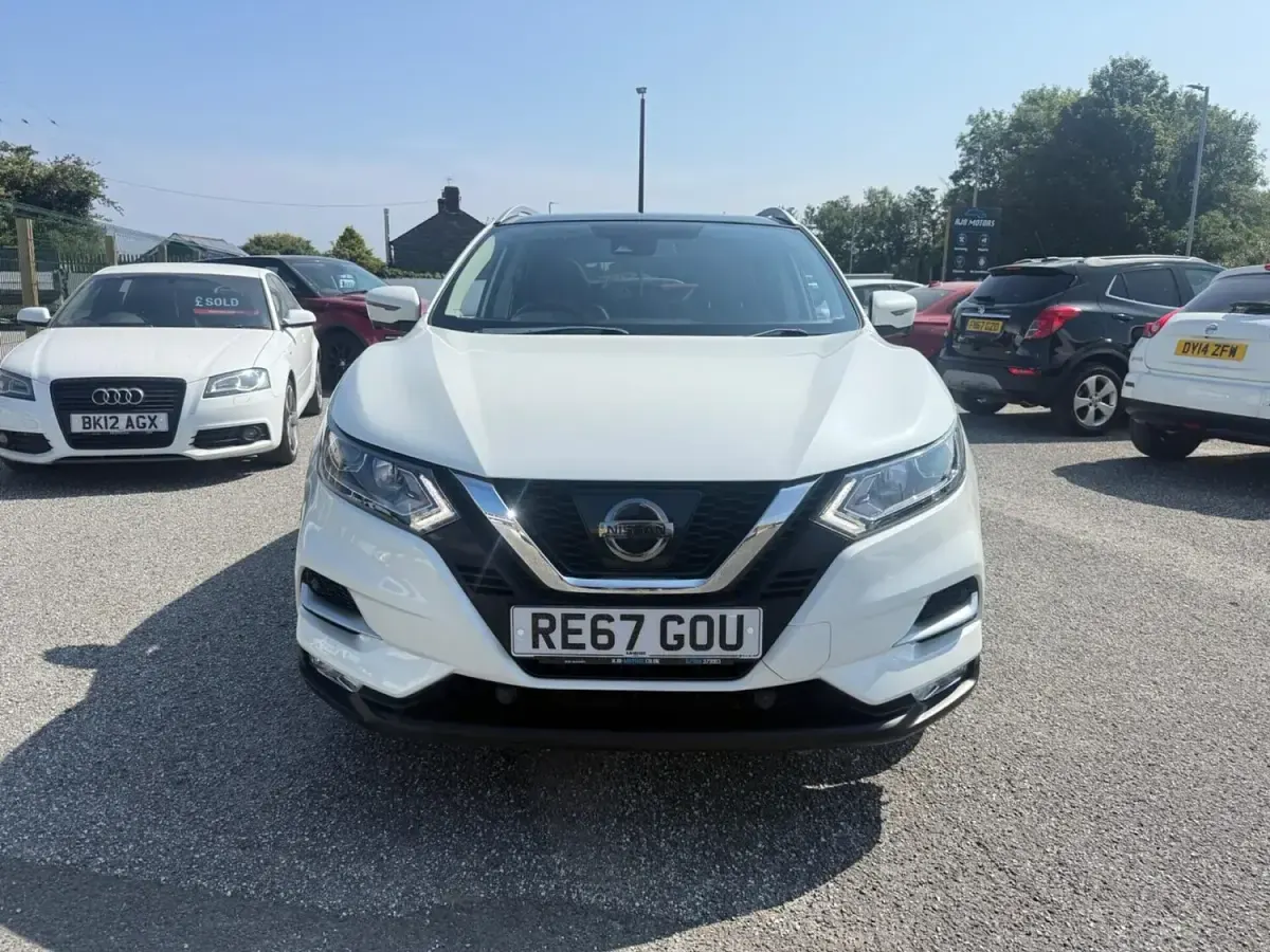 Used Nissan Qashqai N-Connecta 163 HP (119 kW) 2017 White SUV