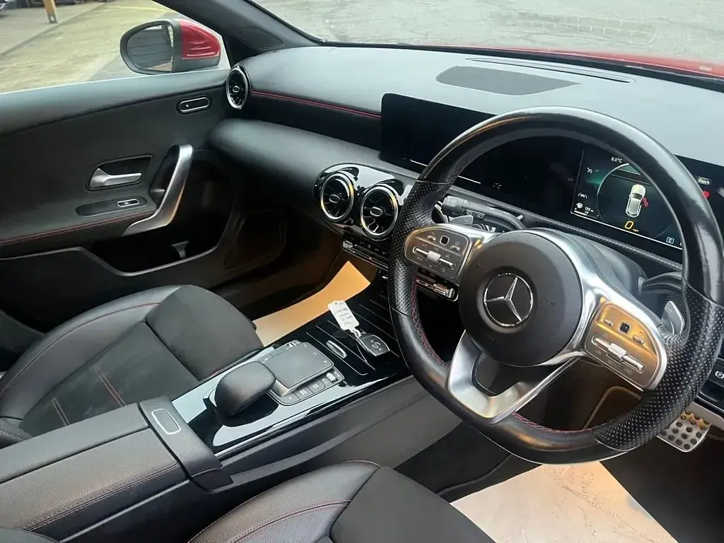 Usado Mercedes A200 AMG line 2021 Vermelho Citadino