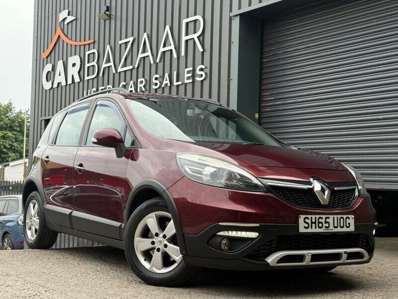 Red Used 2015 Renault Scénic III Dynamique MPV | £5,892 (Fair price) - Image 1/4