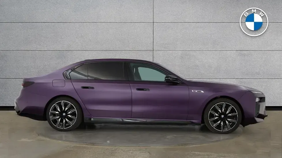 New BMW i7 Comfort Edition 478 kW (650 HP) 2025 Purple Sedan