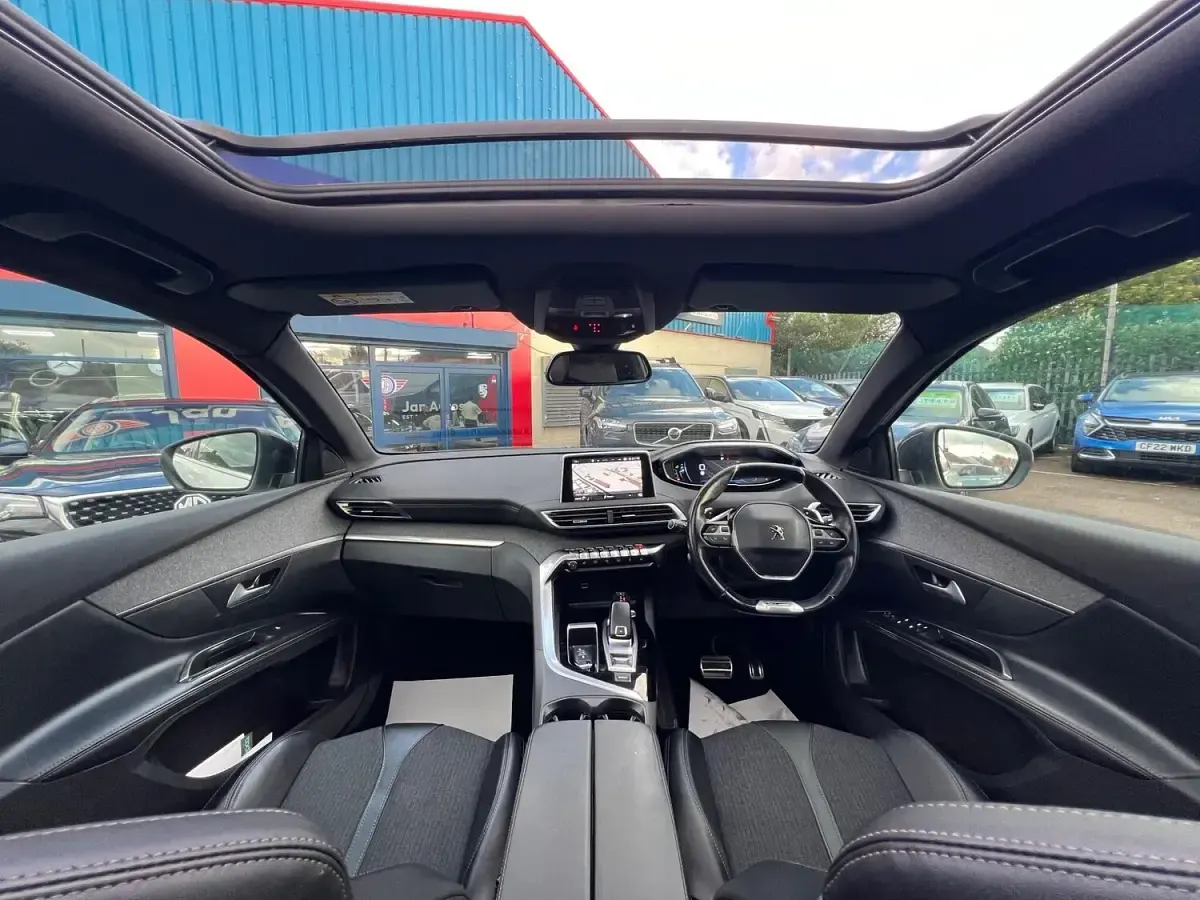 Used Peugeot 5008 Premium 2020 White SUV
