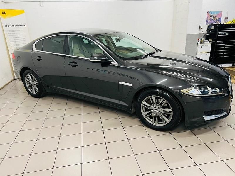 Used Jaguar XF Luxury 190 HP (139 kW) 2012 Grey Sedan