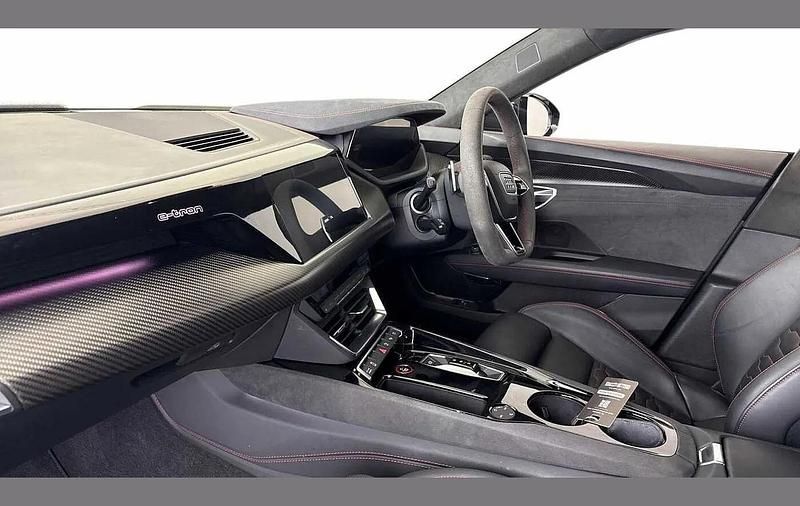 Used Audi e-tron GT quattro Comfort 475 kW (646 HP) 2022 Grey Sedan