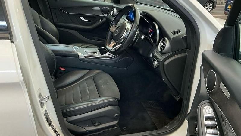 Used Mercedes GLC220 AMG line 194 HP (142 kW) 2019 White SUV