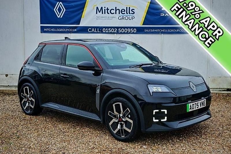 New 2025 Renault 5 E-Tech Komfort Hatchback | £24,995 (Fair price) - Image 1/1