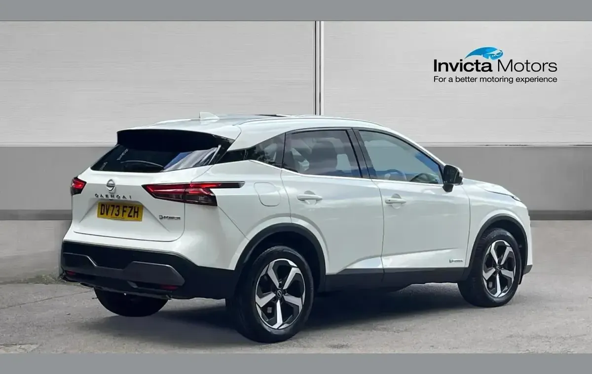 Used Nissan Qashqai N-Connecta 190 HP (139 kW) 2023 White SUV