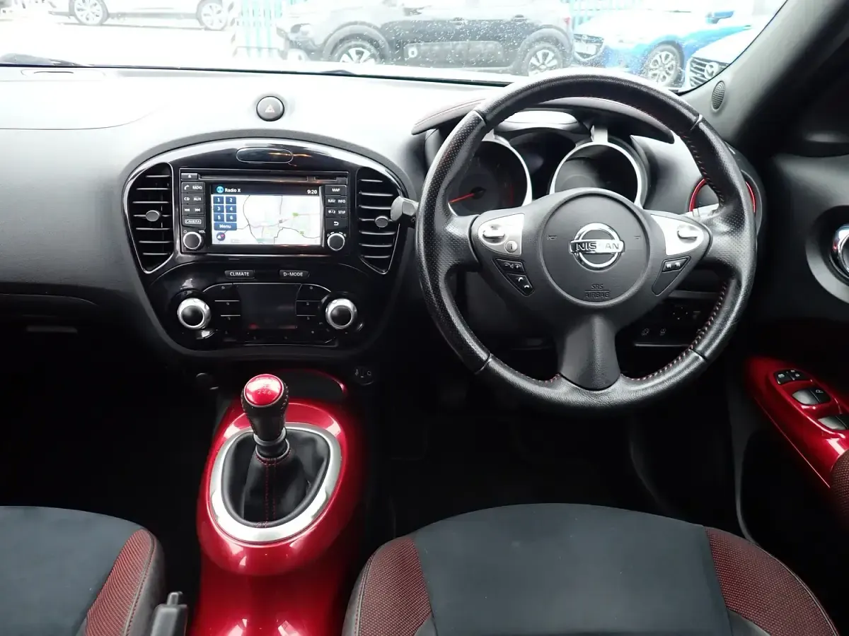 Used Nissan Juke N-Connecta 110 HP (80 kW) 2017 Grey SUV