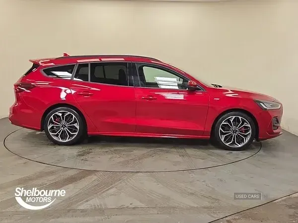 Used Ford Focus ST-Line X 125 HP (91 kW) 2024 Red Estate