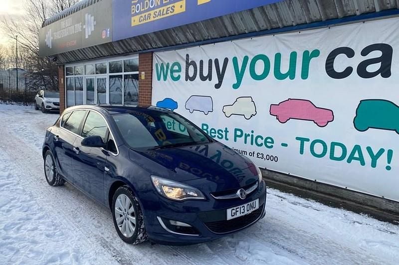 Used Vauxhall Astra Elite 2013 Blue Hatchback