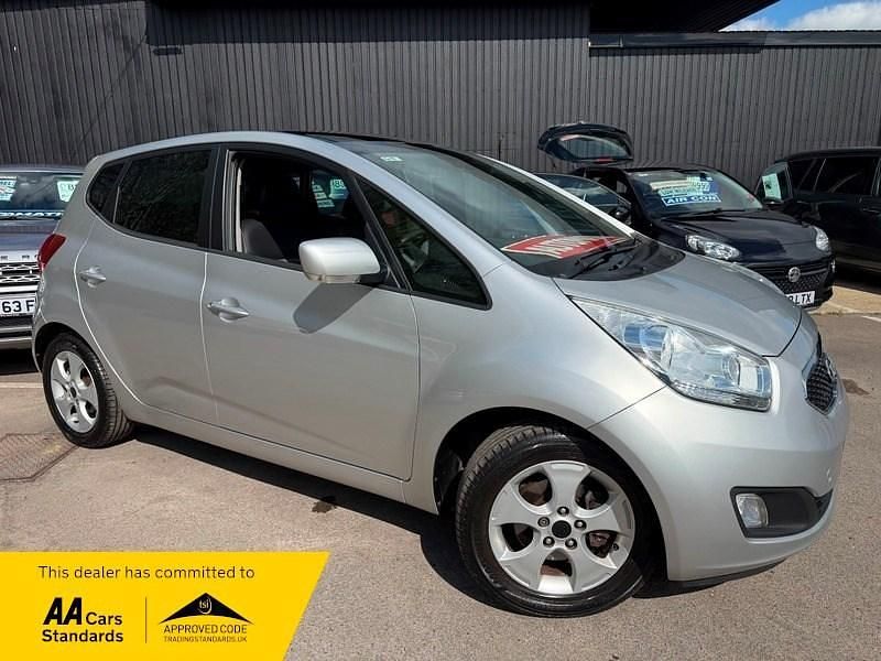 Used Kia Venga 123 HP (90 kW) 2013 Silver Hatchback