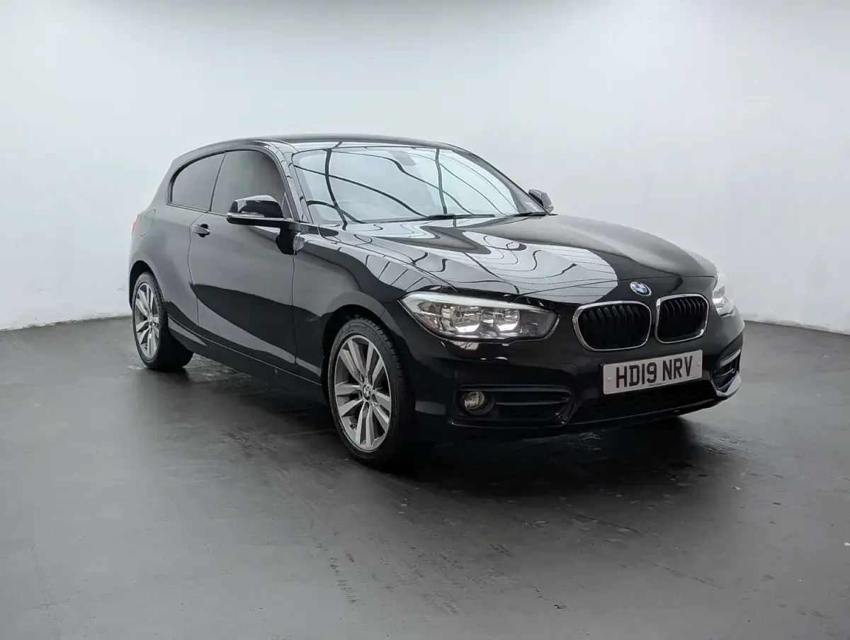 Used BMW 118 Sport Line 2019 Black Hatchback