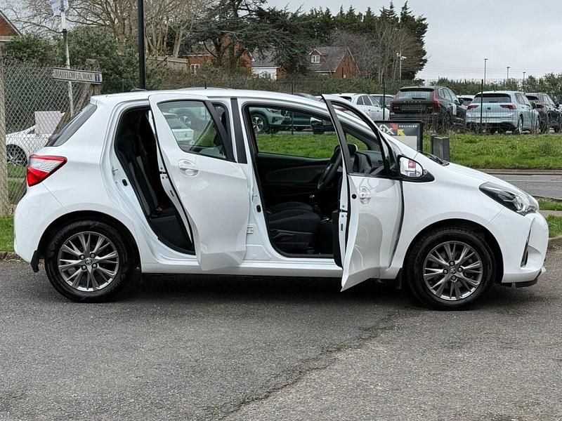 Used Toyota Yaris 2019 White Hatchback