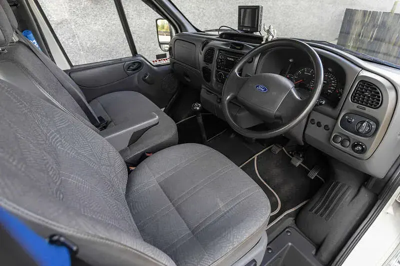 Used Ford Transit 135 HP (99 kW) 2018 White/blue Van
