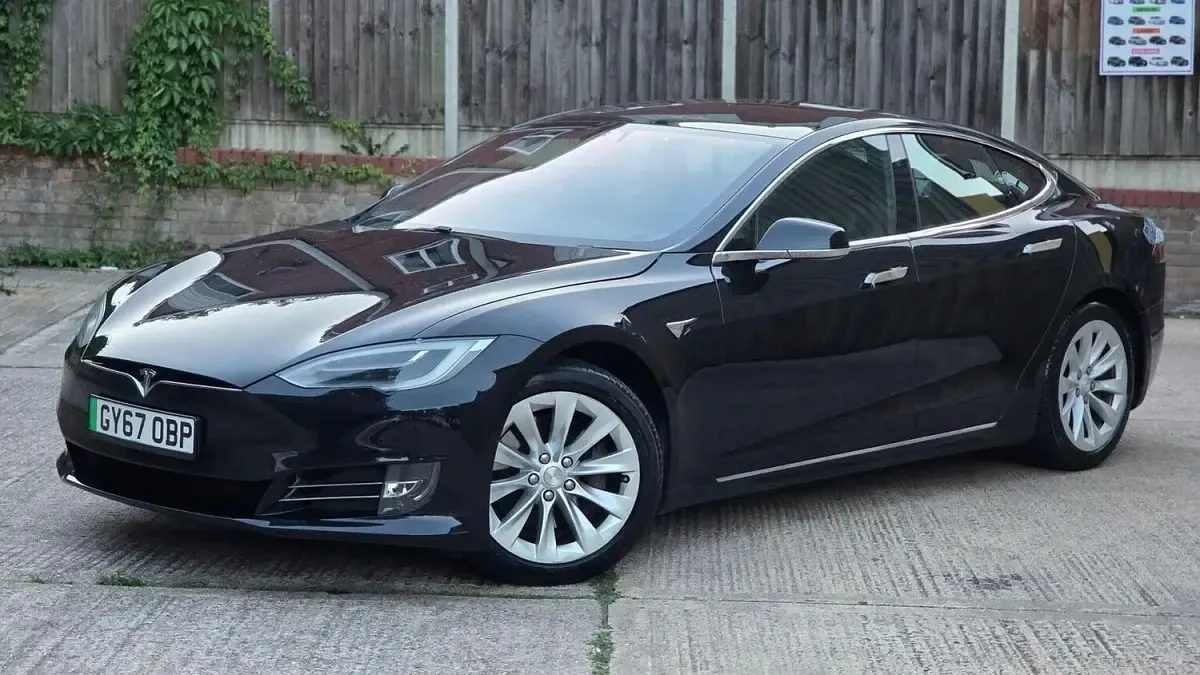 Used Tesla Model S 350 kW (476 HP) 2017 Black Hatchback