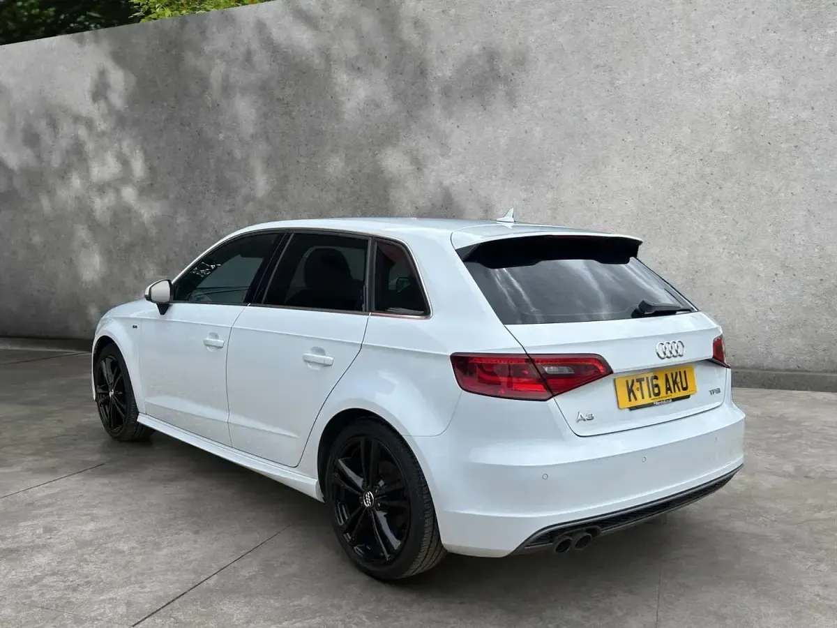 Used Audi A3 S-Line 148 HP (108 kW) 2016 White Hatchback