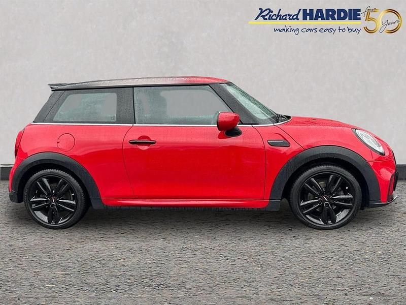 Used Mini Cooper Hatch 134 HP (98 kW) 2023 Red Hatchback