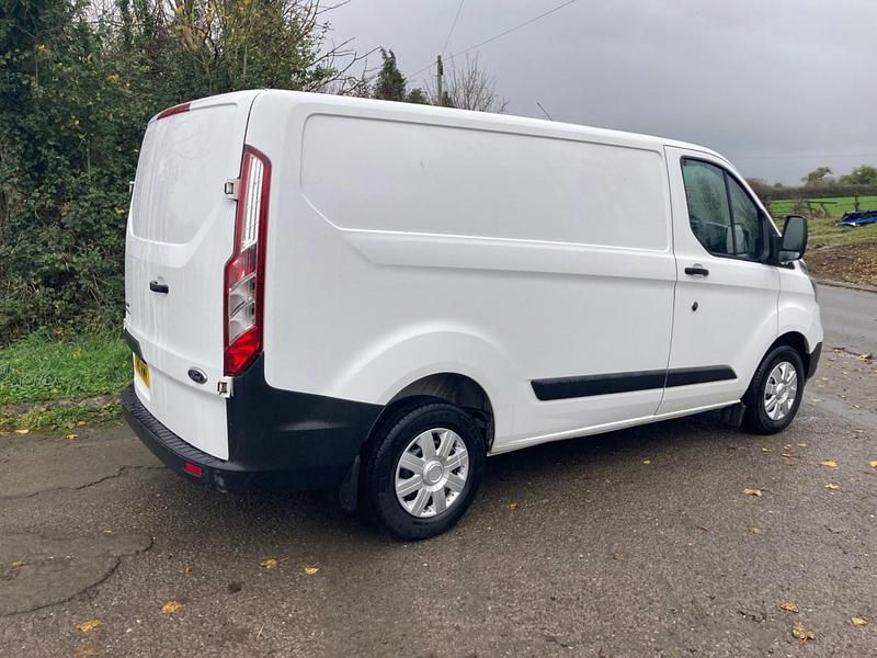 Used Ford Transit Custom 105 HP (77 kW) 2019 White Van