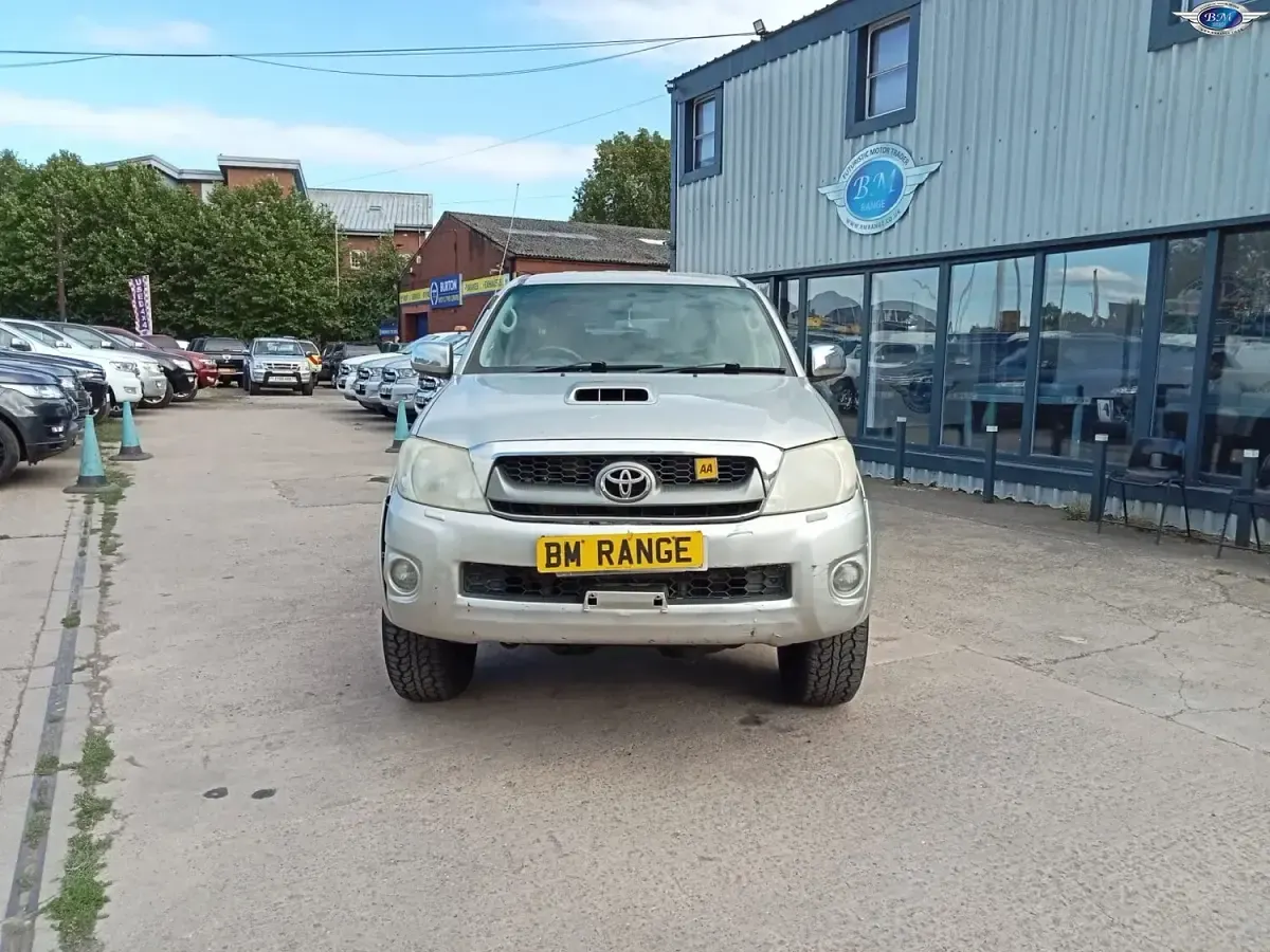 Used Toyota HiLux 2011 Silver Pickup