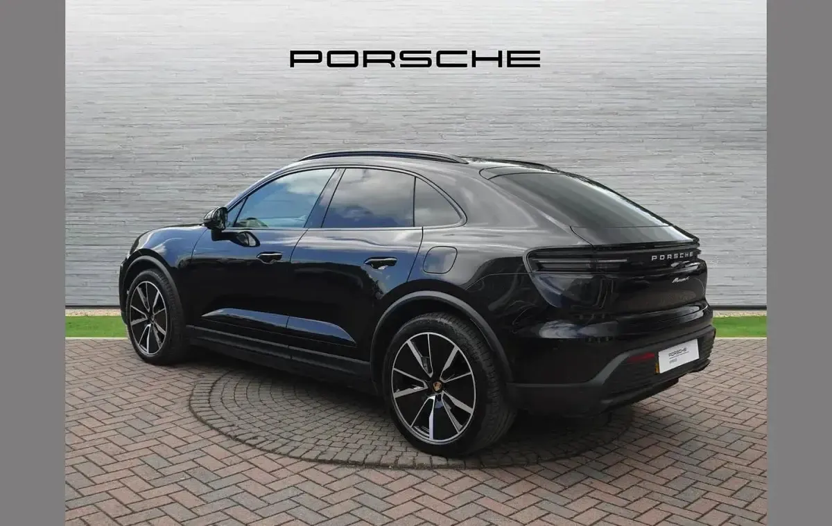 Used Porsche Macan 300 kW (408 HP) 2025 Black SUV