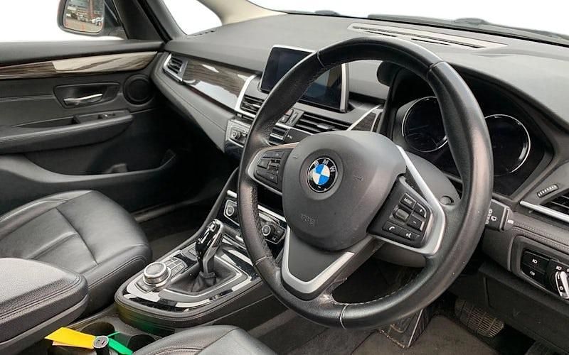 Used BMW 218 Luxury Line 140 HP (102 kW) 2019 White Estate