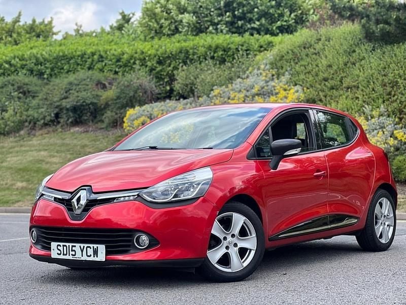 Used Renault Clio IV Dynamique 90 HP (66 kW) 2015 Red Hatchback