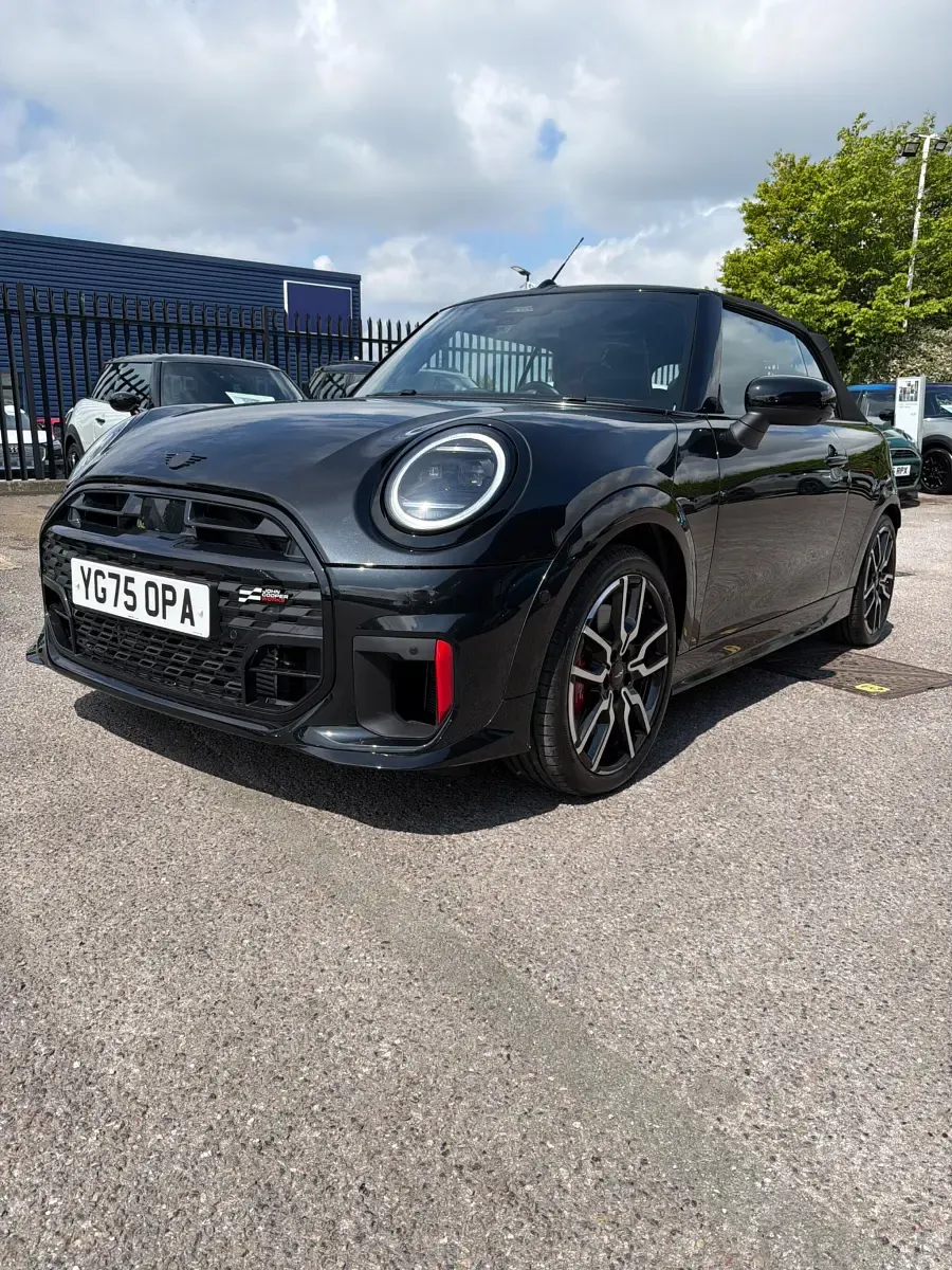 Nowe Mini Cooper 169 kW (231 KM) 2025 Czarny Hatchback