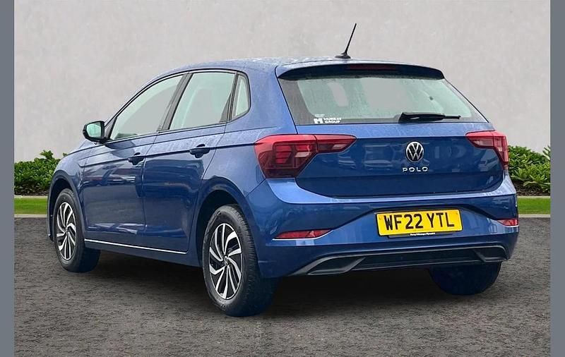 Used VW Polo Life 95 HP (69 kW) 2022 Blue Hatchback
