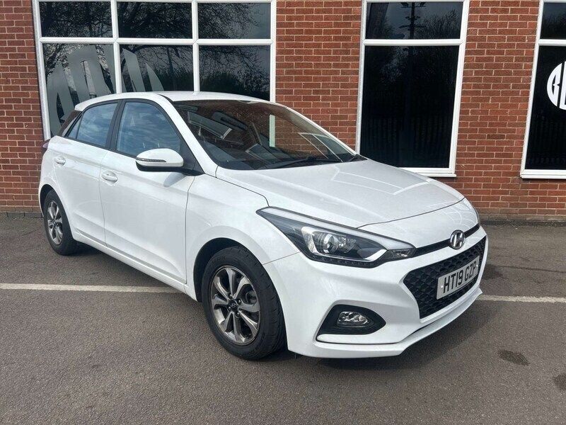 White Used 2019 Hyundai i20 SE Hatchback | £9,900 (Fair price) - Image 1/4
