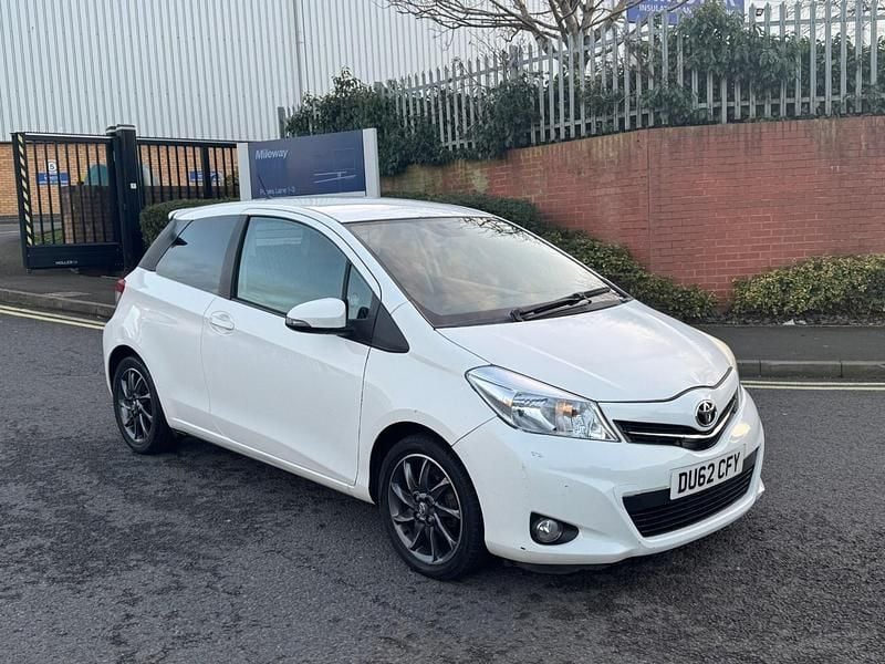 White Used 2012 Toyota Yaris Trend Hatchback | £2,695 (Super price) - Image 1/4