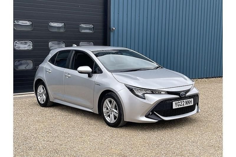 Used Toyota Corolla 122 HP (89 kW) 2022 Silver Hatchback