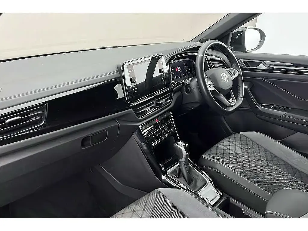 Used VW T-Roc 150 HP (110 kW) 2024 SUV