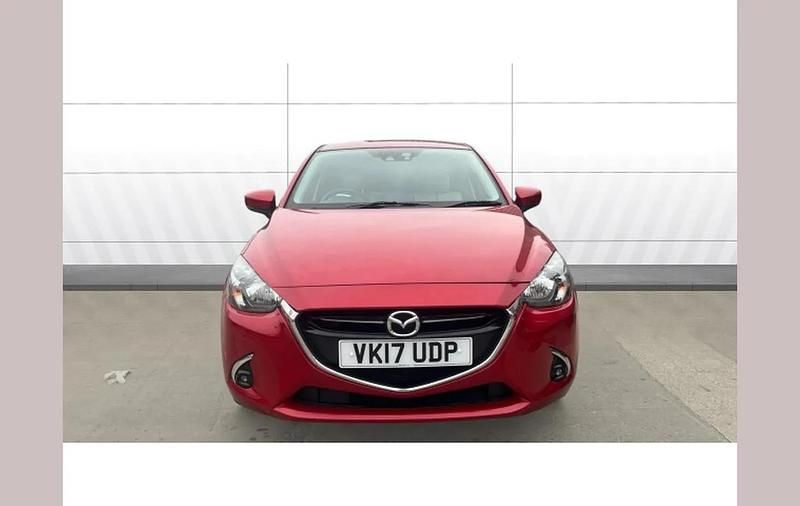 Used Mazda 2 Inclusive 88 HP (64 kW) 2017 Red Hatchback