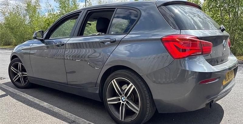Used BMW 118 Sport Line 2018 Mineral grey Hatchback