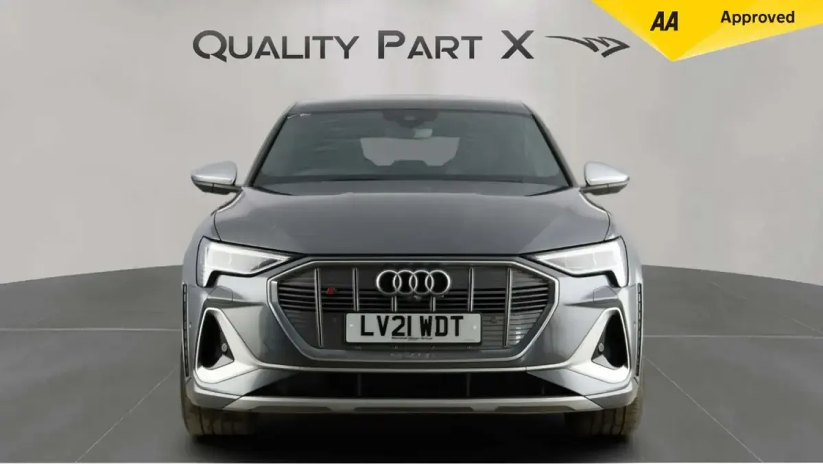Usado Audi e-tron 369 kW (503 HP) 2021 Cinzento SUV