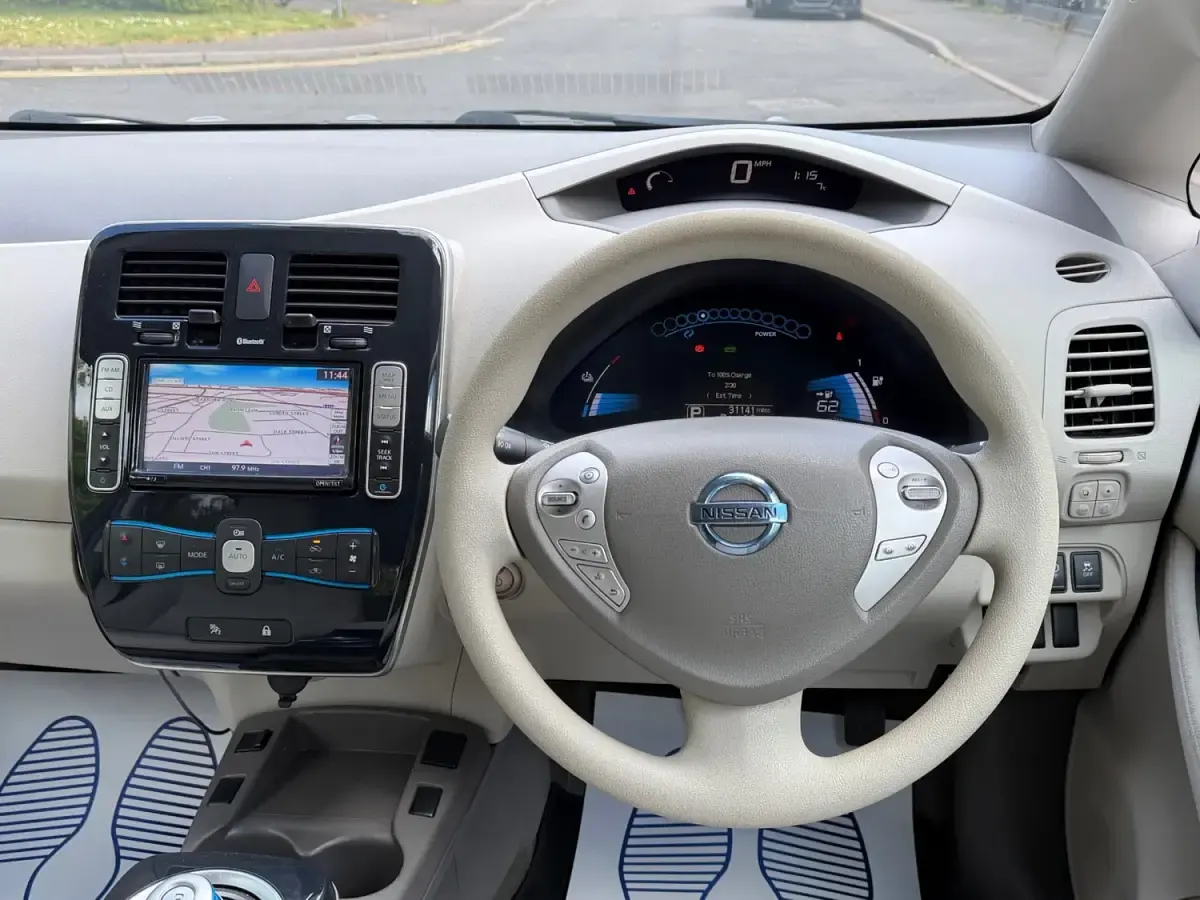 Occasion Nissan Leaf 80 kW (109 ch) 2013 Blanc Citadine