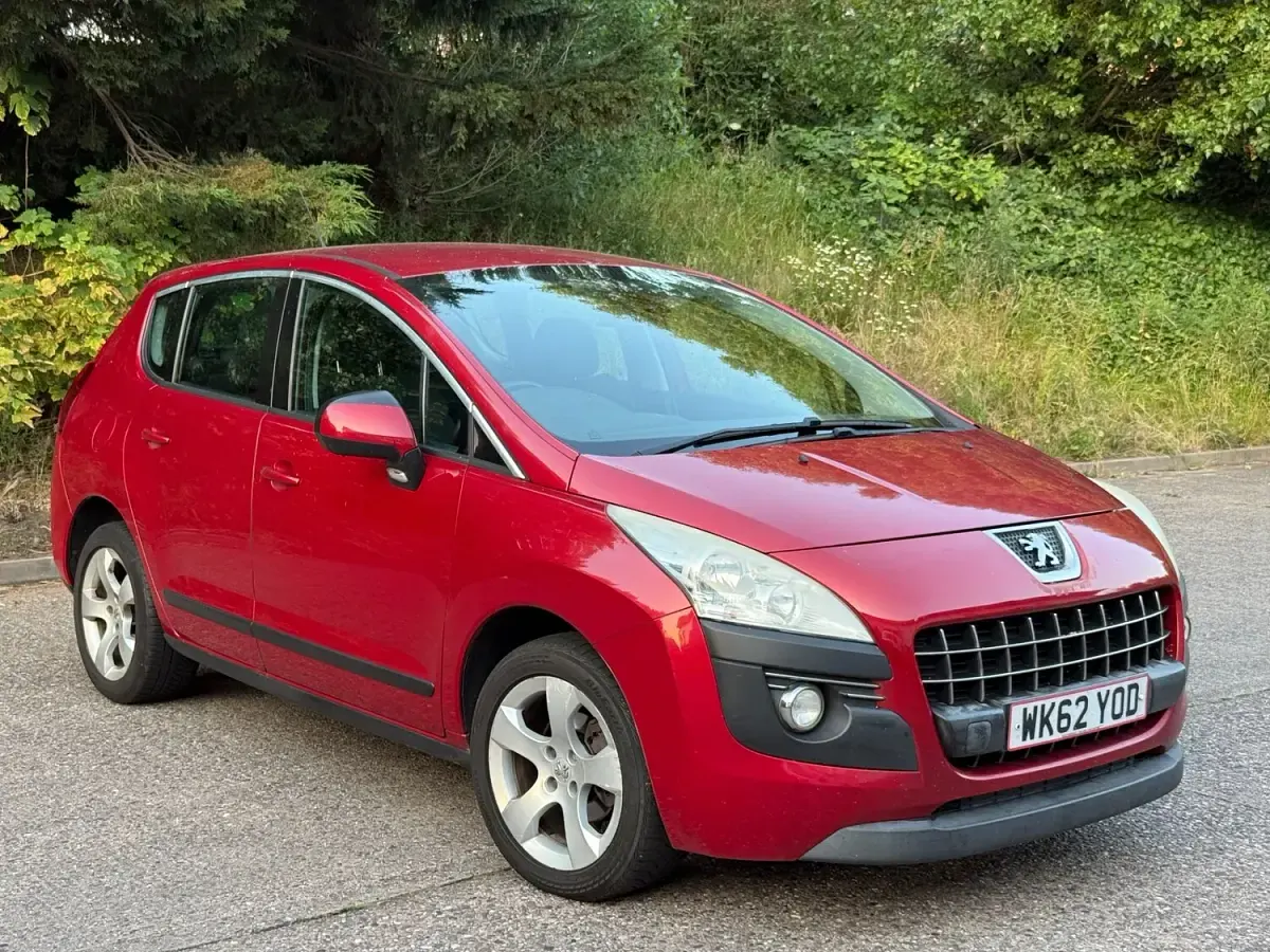 Used Peugeot 3008 Active 112 HP (82 kW) 2012 Red Estate