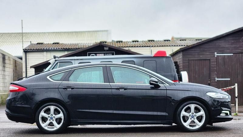 Used Ford Mondeo Titanium 2017 Black Hatchback