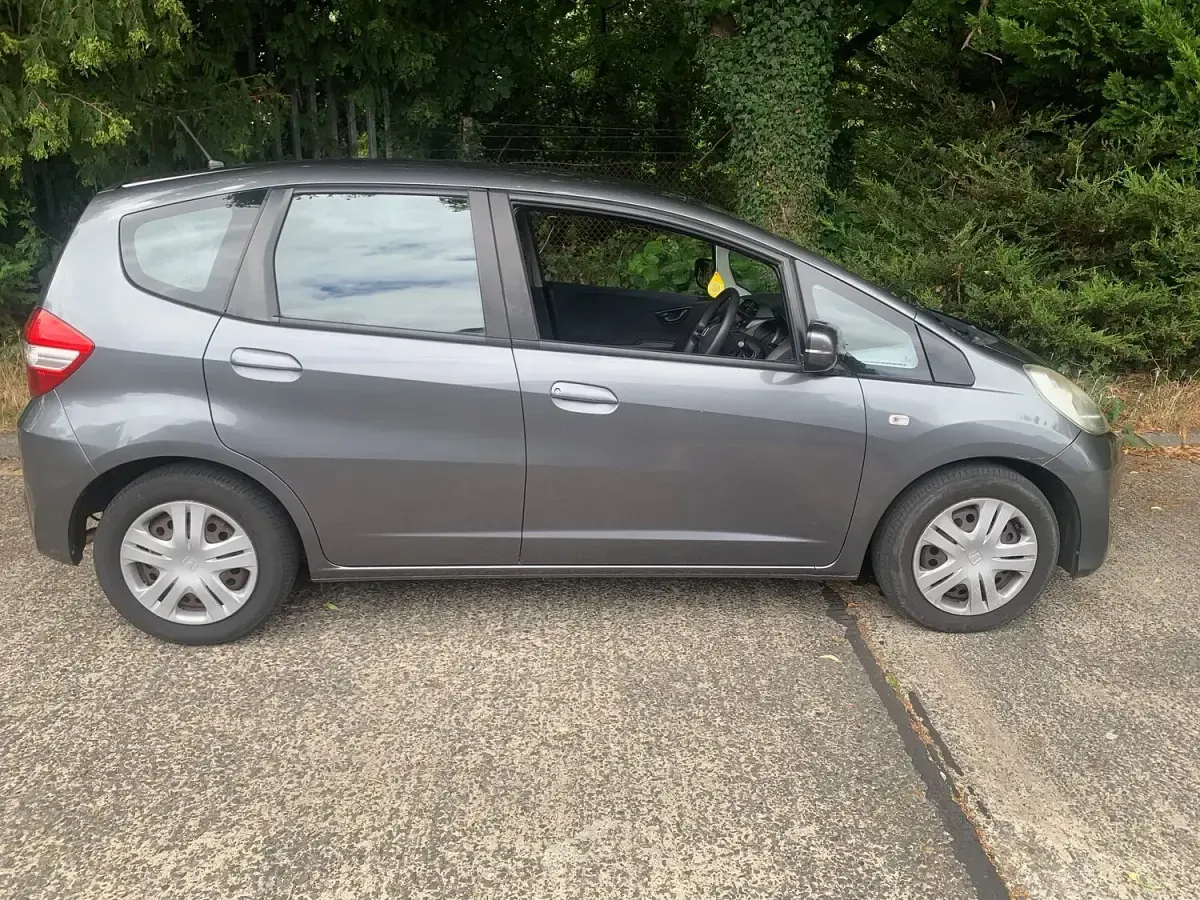 Used Honda Jazz SE 90 HP (66 kW) 2014 Grey Hatchback