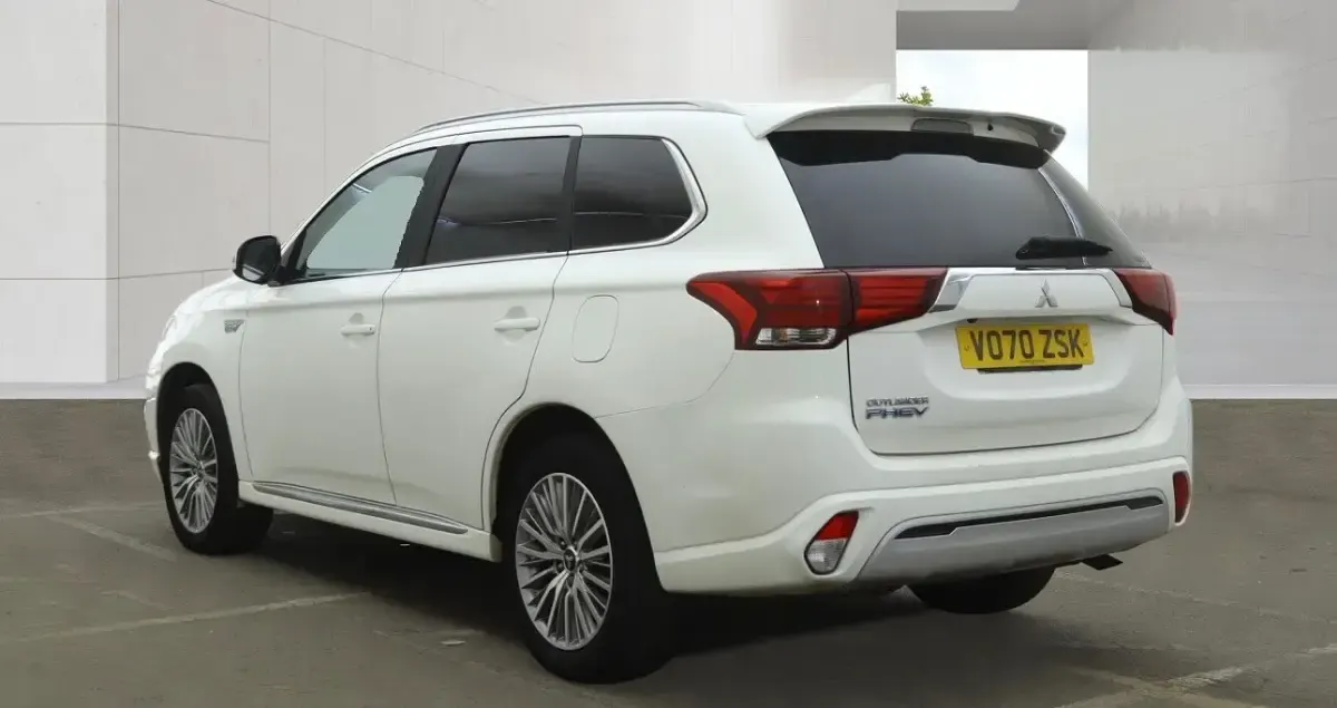 Used Mitsubishi Outlander P-HEV Plus 2020 White