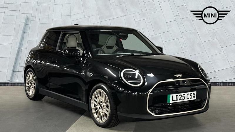 Black New 2025 Mini Cooper Hatch Hatchback | £28,070 (A bit pricey) - Image 1/4