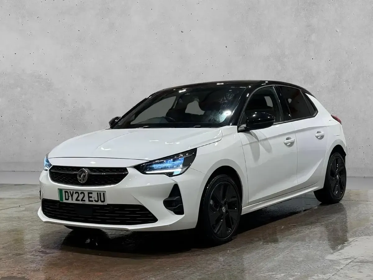 Used Vauxhall Corsa-e SRi 100 kW (136 HP) 2021 White Hatchback