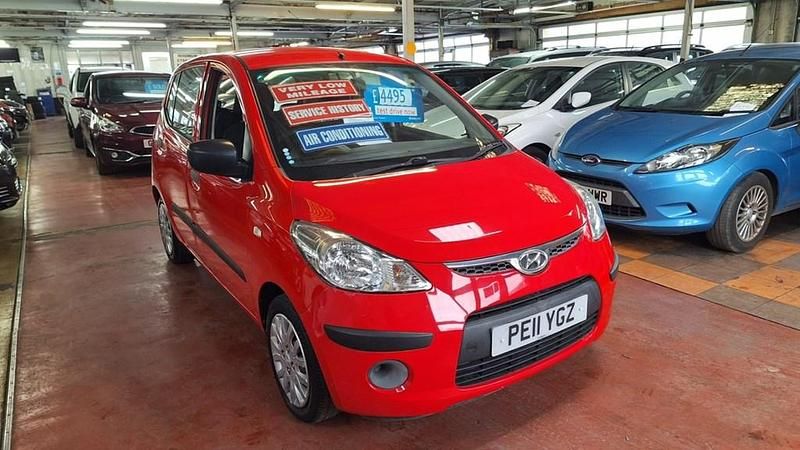 Used Hyundai i10 Classic 86 HP (63 kW) 2011 Red Hatchback
