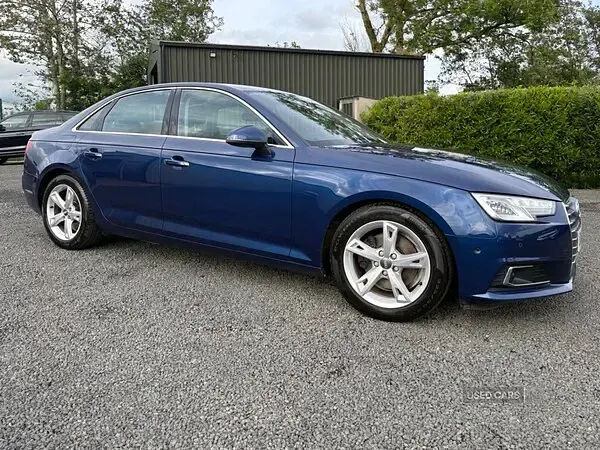 Used Audi A4 2017 Blue Sedan