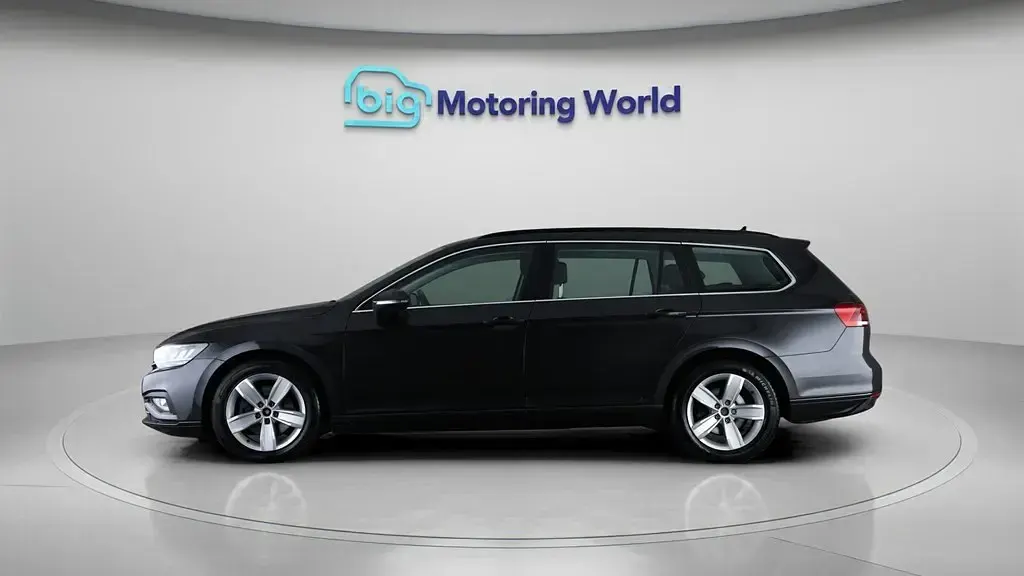 Usado VW Passat SE 150 HP (110 kW) 2020 Cinzento Carrinha