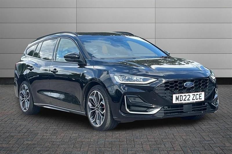 Agate black Used 2022 Ford Focus ST-Line Estate | £17,675 (Fair price) - Image 1/2