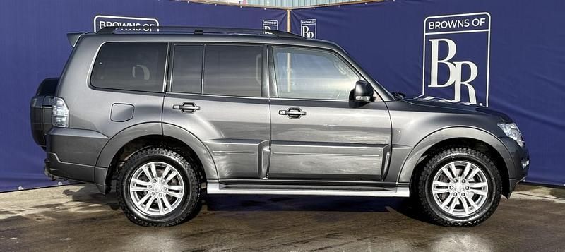 Used Mitsubishi Shogun 187 HP (137 kW) 2016 Grey SUV