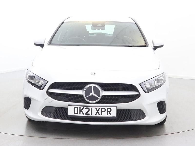 Used Mercedes A180 Executive 136 HP (100 kW) 2021 White Hatchback